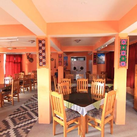 World Roof Hotel Hunza Karimabad  Ngoại thất bức ảnh
